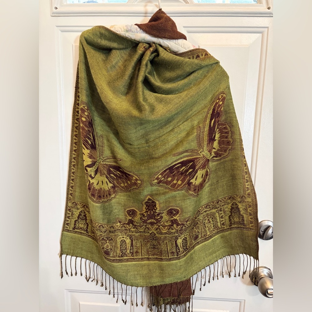 🦋Reversible Butterfly Silk-Blend Pashmina Wrap in Olive & Chocolate🦋Scarf - Picture 9 of 14